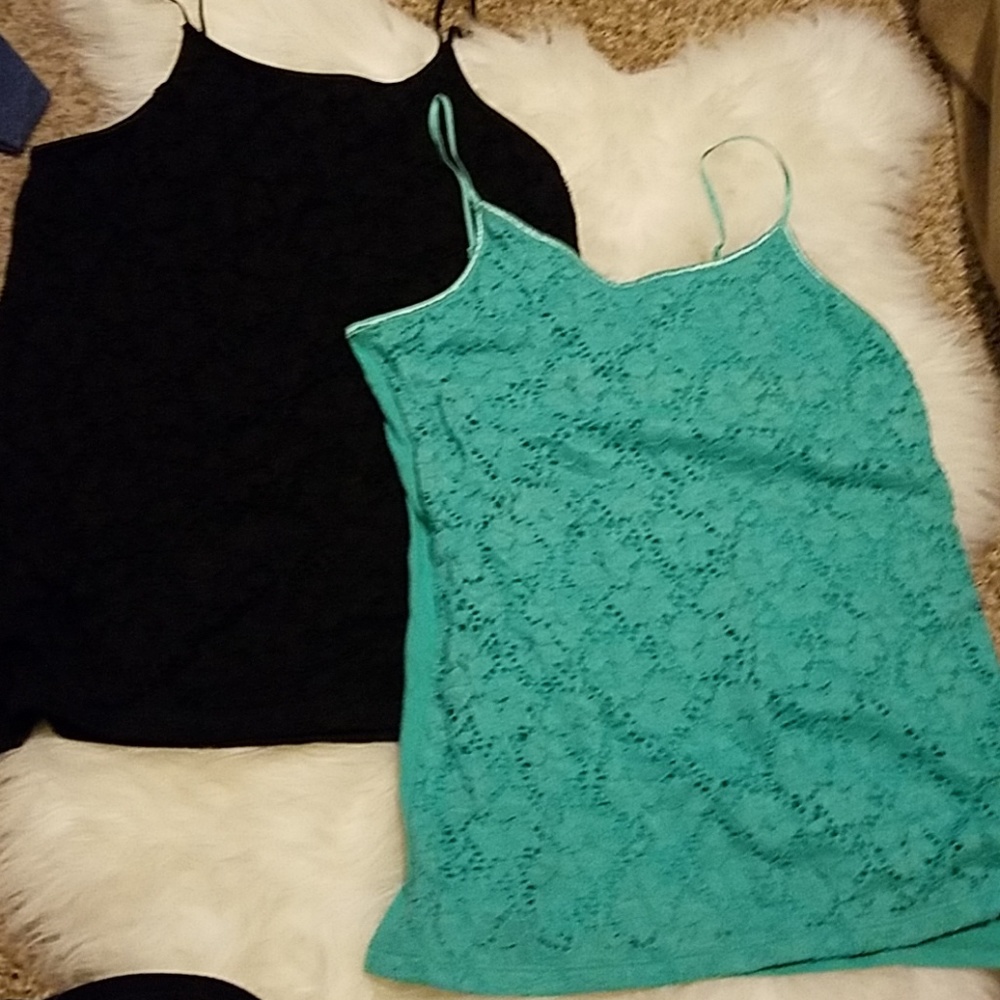 Set of two tank tops